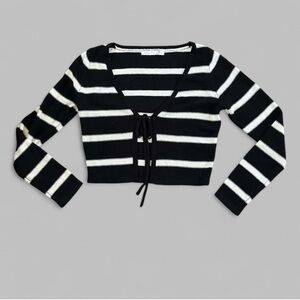 Altar’d State-Emery tie front sweater. Black/white-size M-NWOT Retail $68